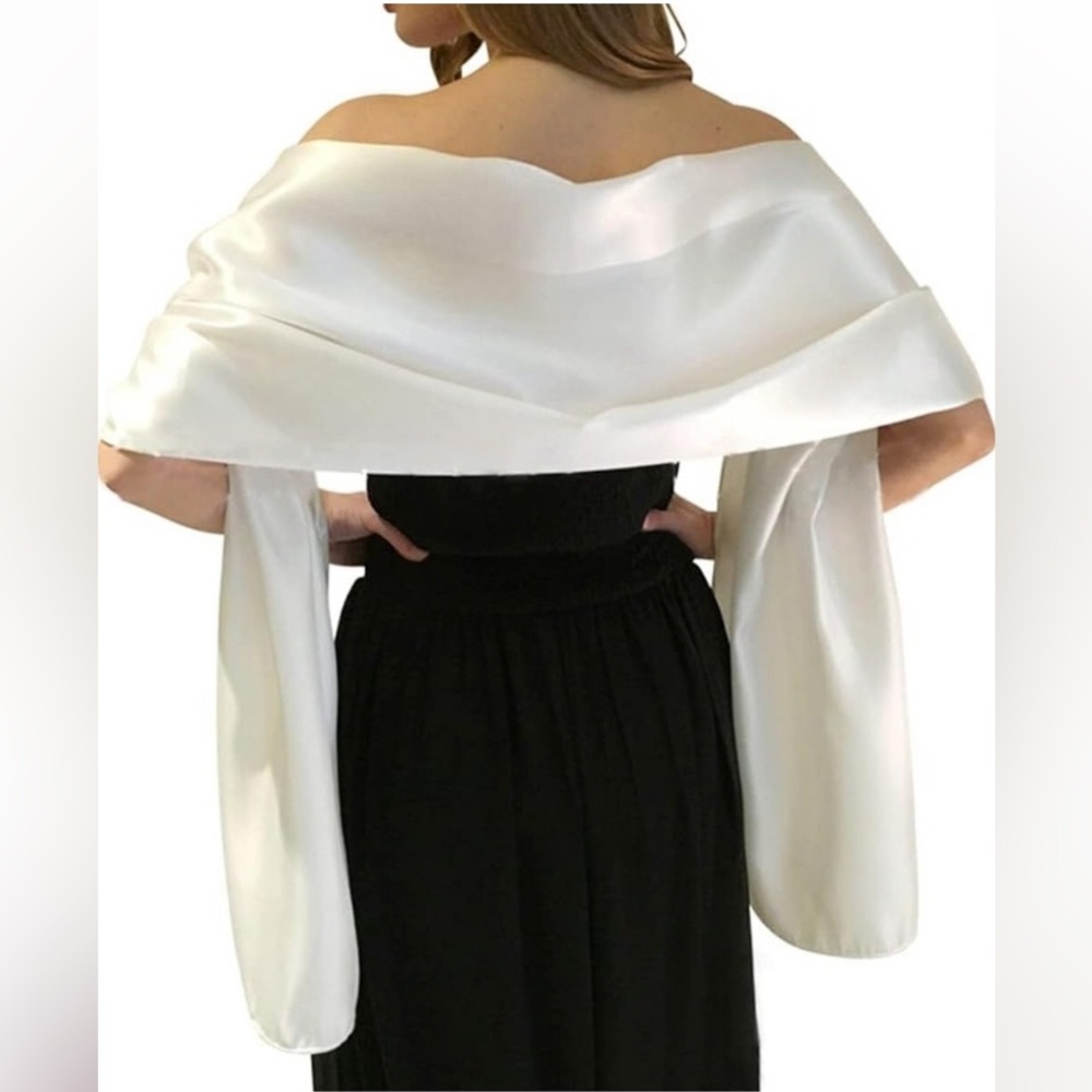 Lansitina NWT Elegant Ivory Satin Bridal Shawl Wrap